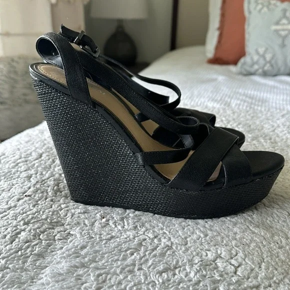 Gianni Bini Women's 10M Ankle Strap Platform Wedge Espadrille Sandals Black - Picture 2 of 10